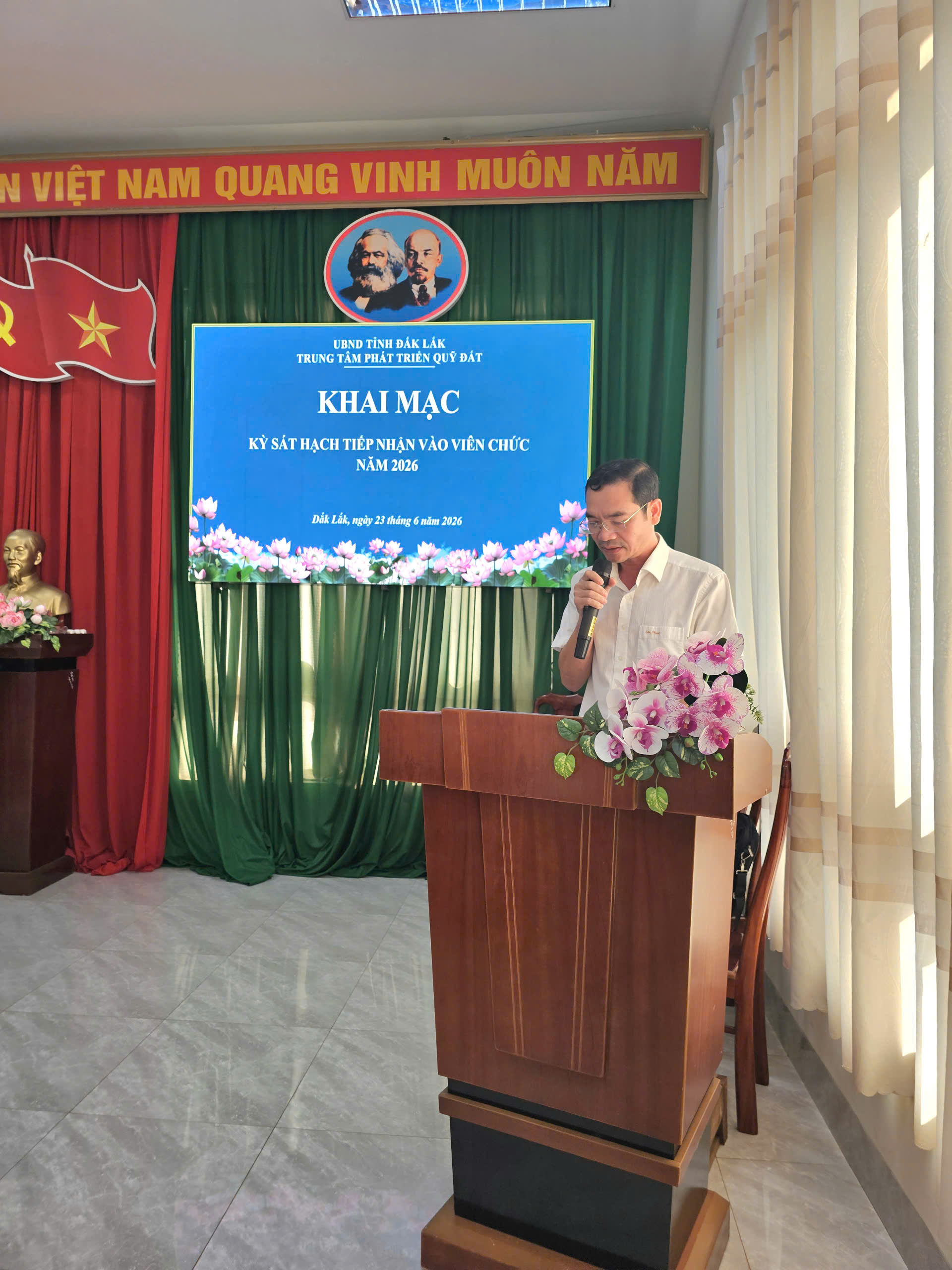 anh 4 bài 4
